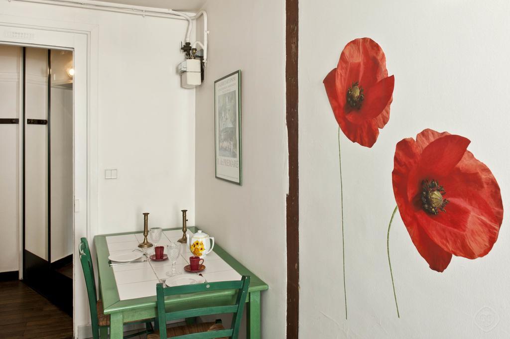 Classy St. Germain Apartment Paris Room photo
